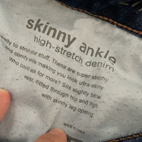 EUC Skinny Ankle jeans - Picture 4 of 5